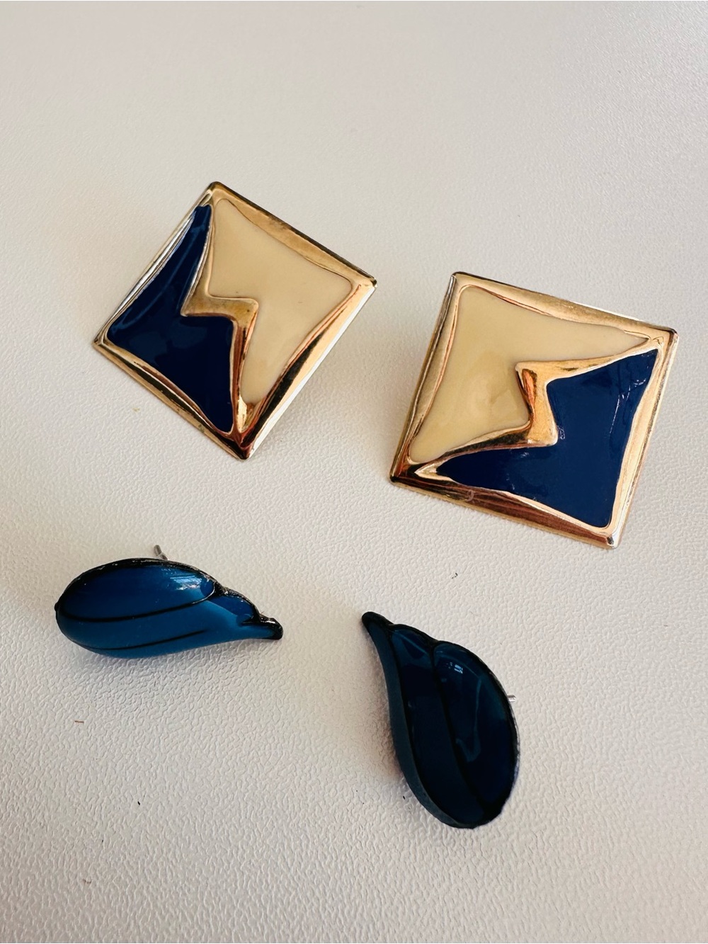 Vintage Y2K Gold and Navy Geometric Clip-On Earrings
